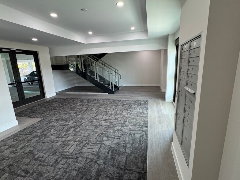 More Photos Of 6100 Trail Blvd, Naples Medical For Sale