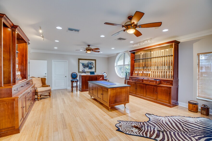 More Photos Of 1965 25th Ave, Vero Beach Office For Sale