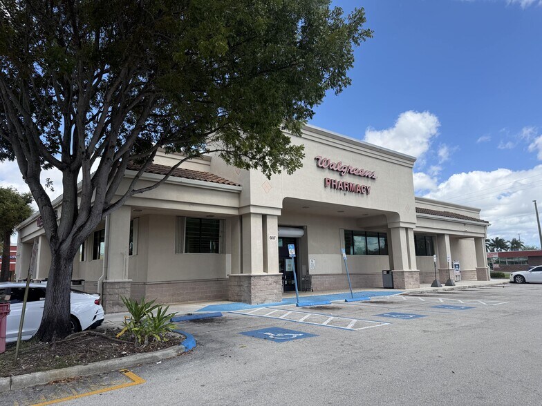 More Photos Of 6805-7031 Taft St, Hollywood Unknown For Lease