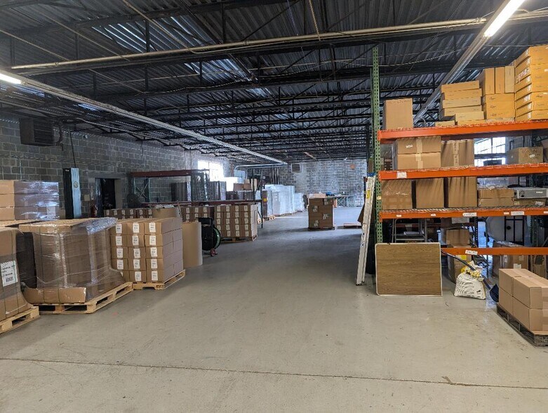 More Photos Of 341 Fairfield Rd, Freehold Warehouse For Lease