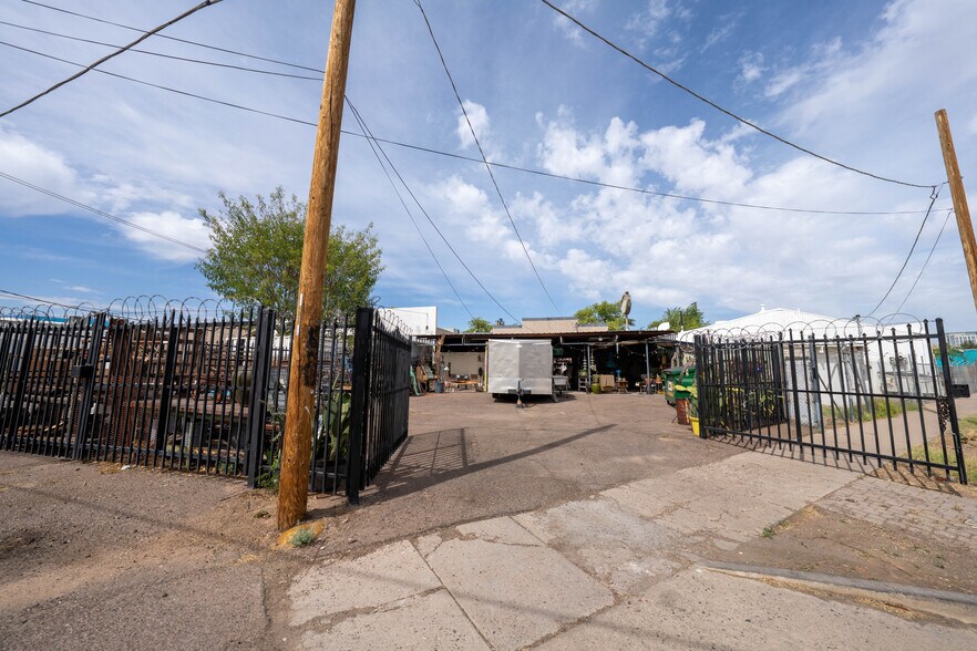 More Photos Of 1109 Grand Ave, Phoenix Storefront For Sale