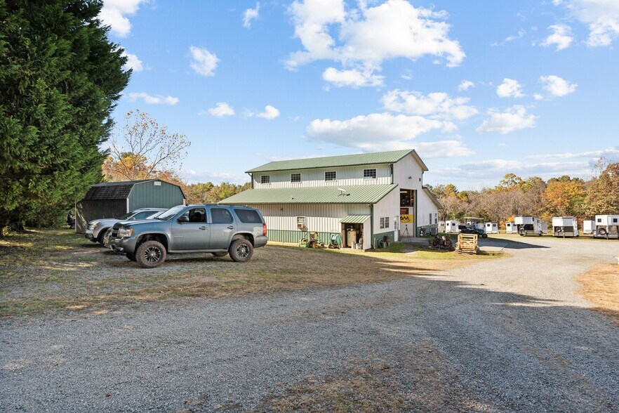 More Photos Of 9932 Seminole Trl, Ruckersville Auto Dealership For Sale