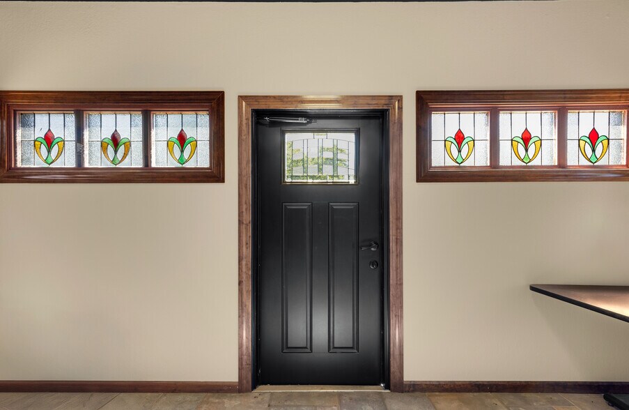 More Photos Of 2079 State Road Y, Linn Creek Restaurant For Sale