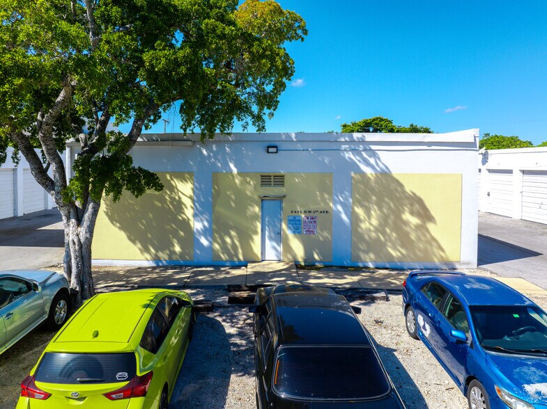 More Photos Of 2411-2451 NW 1st Ave, Boca Raton Self Storage For Lease