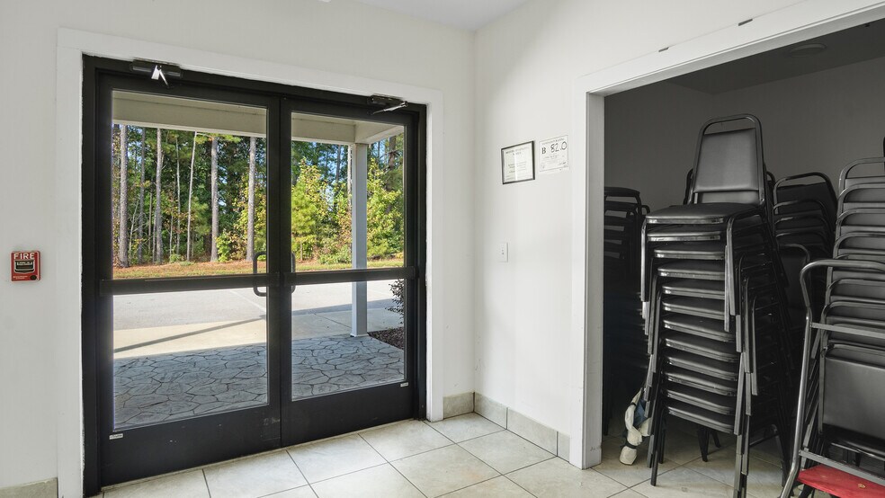 More Photos Of 235 N Mosby Ave, Littleton Restaurant For Sale