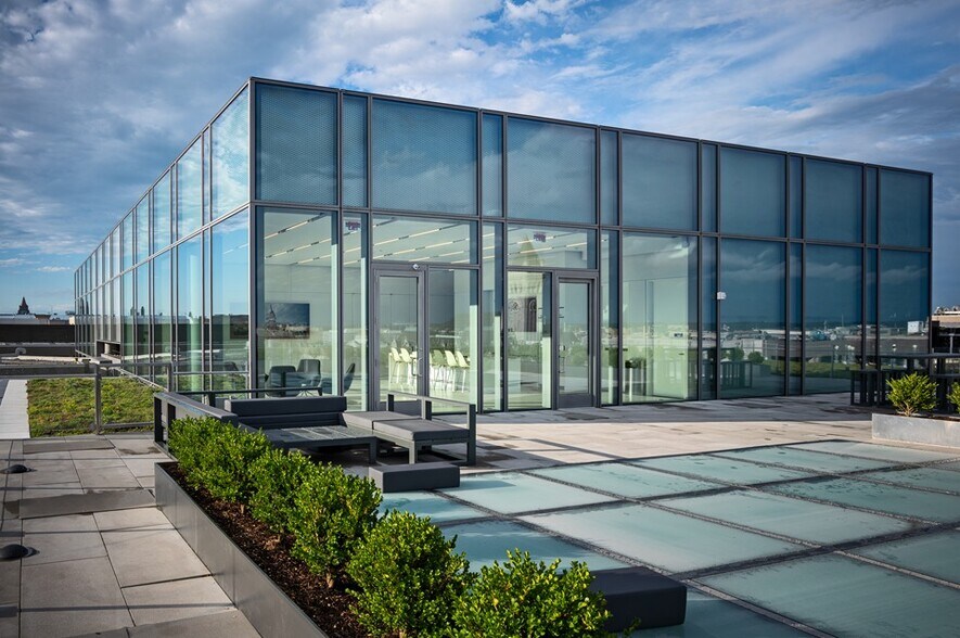 More Photos Of 1301 Pennsylvania Ave NW, Washington Office For Lease