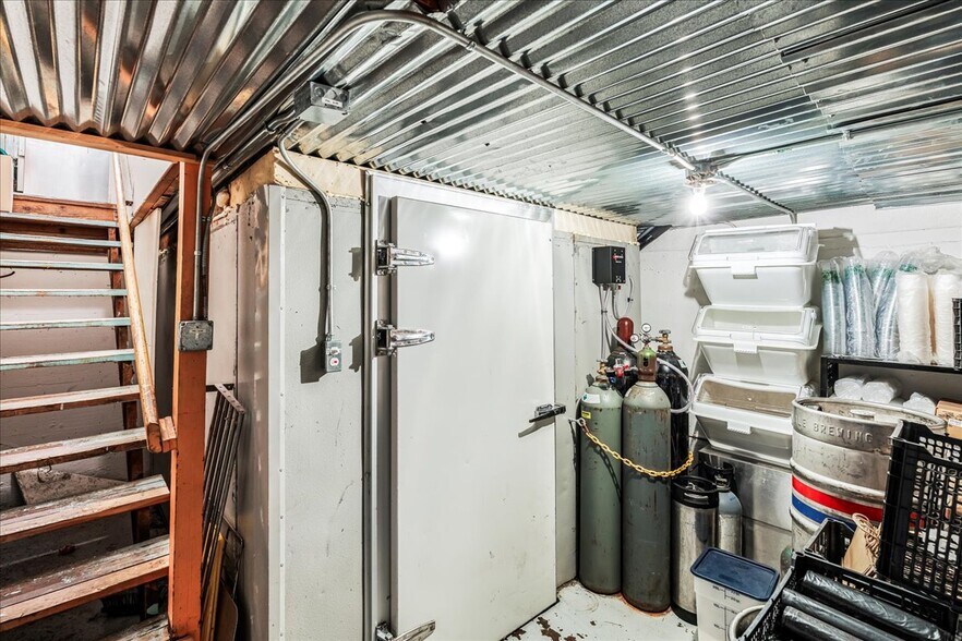 More Photos Of 217 W Hopkins St, San Marcos Restaurant For Sale