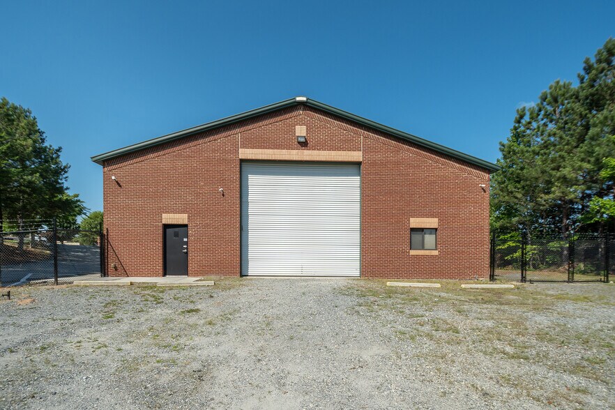 More Photos Of 4295 Brogdon Exchange, Suwanee Warehouse For Sale