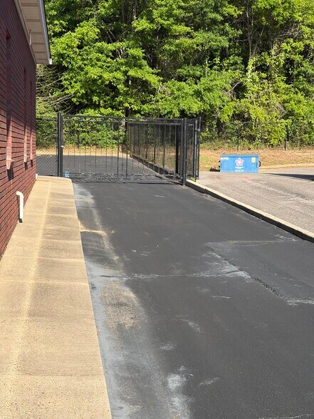 More Photos Of 3578 Oaktree Dr, Semmes Loft Creative Space For Lease