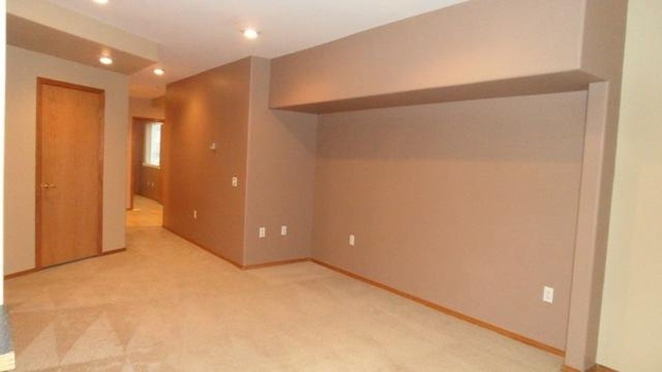 More Photos Of 14235-14237 Ambaum Blvd SW, Burien General Retail For Lease