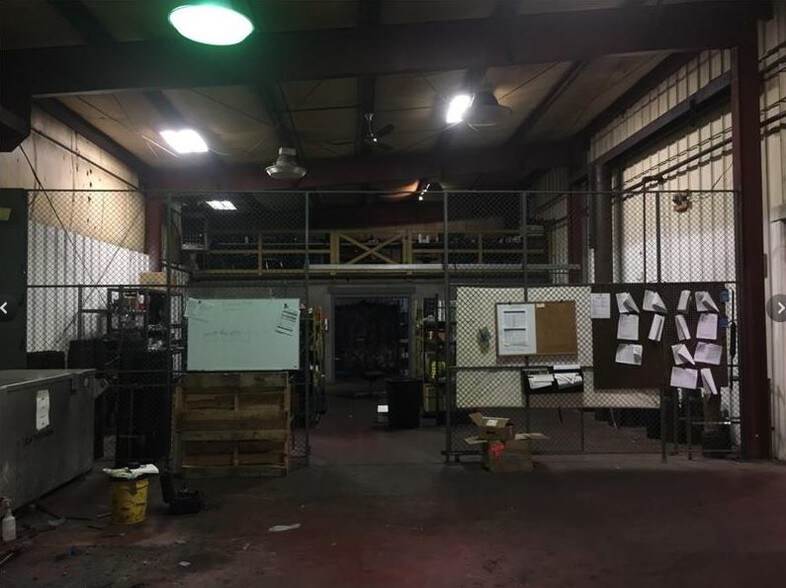 More Photos Of 20 Museum Rd, Washington Warehouse For Lease