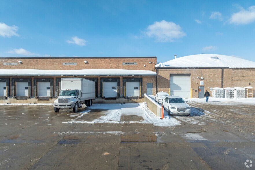 More Photos Of 1900 N 5th Ave, River Grove Warehouse For Lease