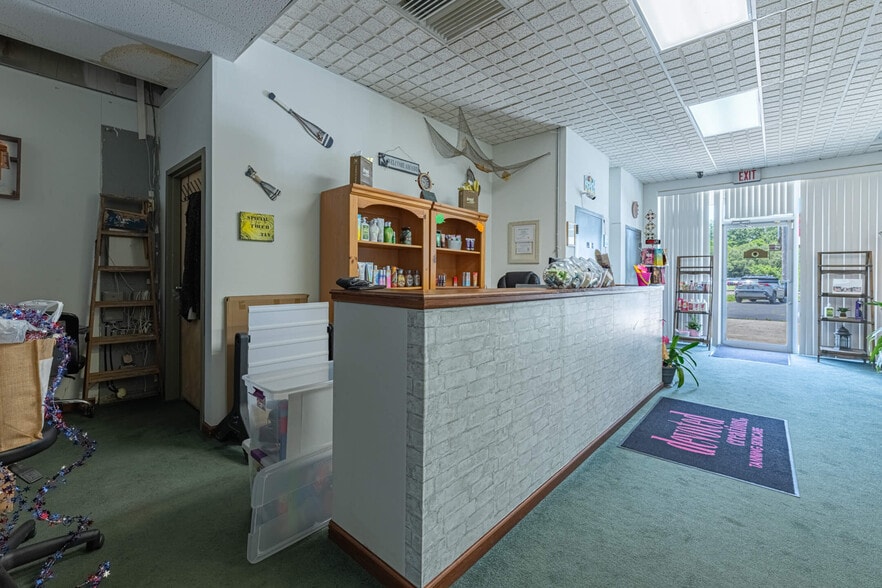 More Photos Of 1684-1692 Woodman Dr, Dayton Storefront Retail Office For Sale