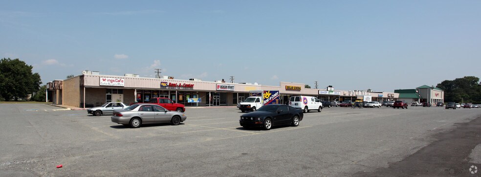 More Photos Of 4109-4155 E Broadway St, North Little Rock General Retail For Lease