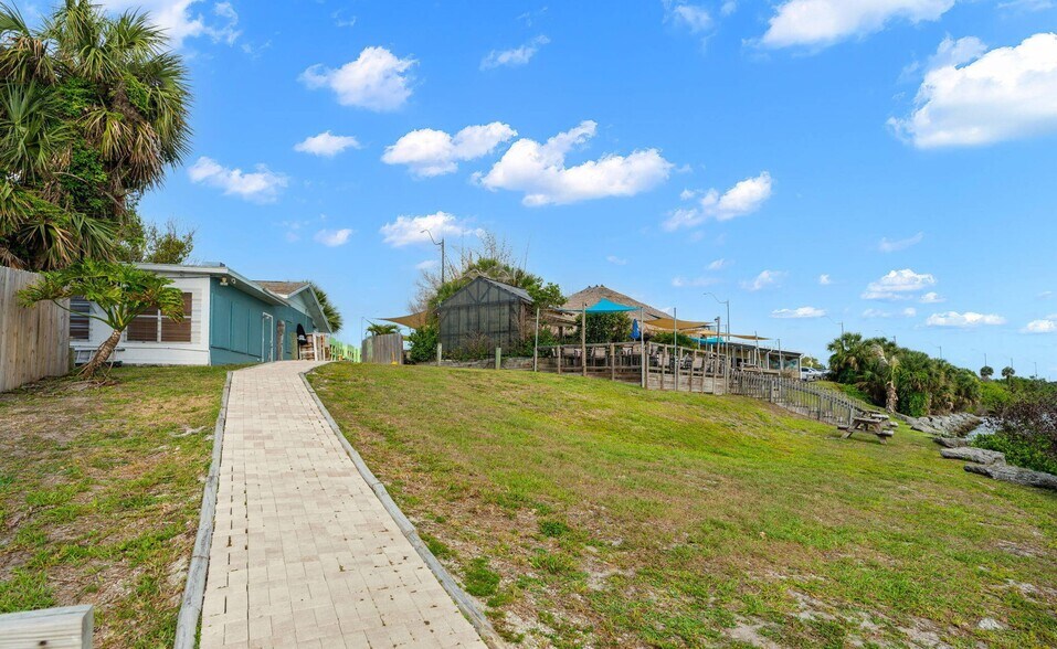 More Photos Of 4845 Dixie Hwy NE, Palm Bay Restaurant For Sale