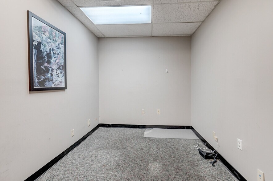 More Photos Of 3100 S Elm Pl, Broken Arrow Medical For Lease