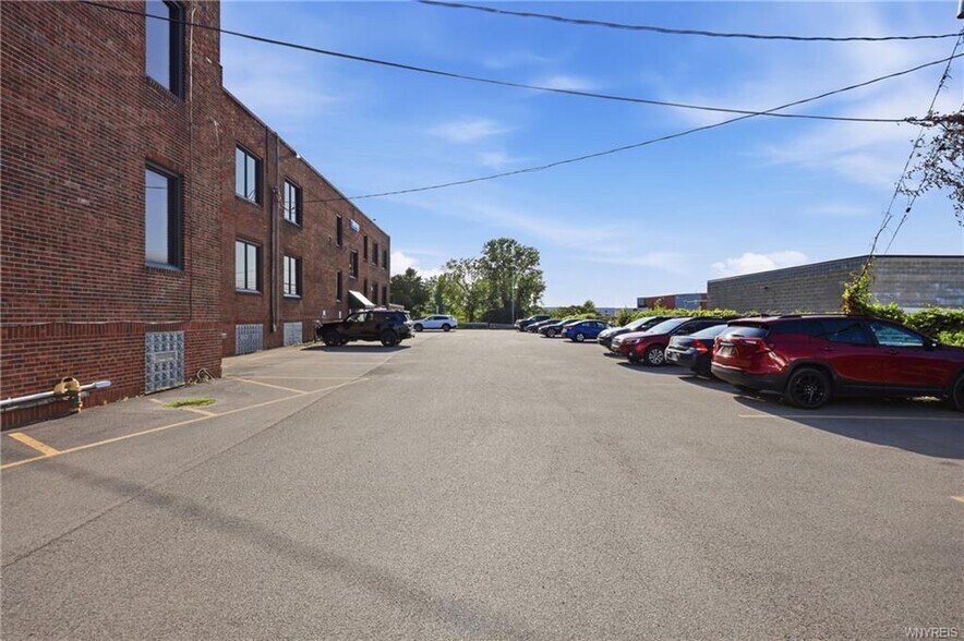 More Photos Of 2558 Hamburg Tpke, Buffalo Office For Sale
