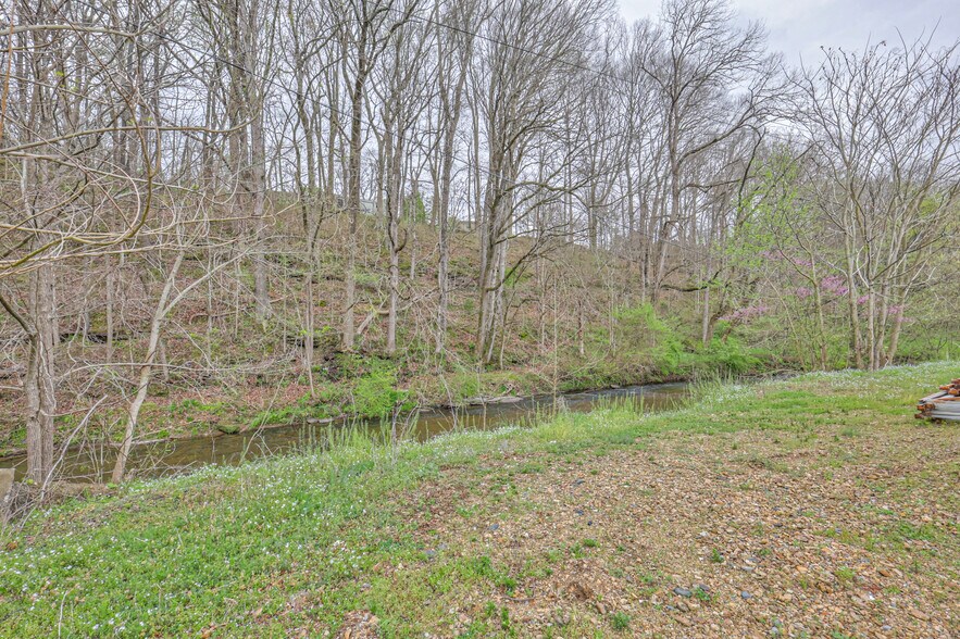 More Photos Of 290 Main St, Red Boiling Springs General Retail For Sale