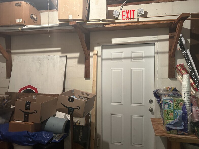 More Photos Of 2413 Crill Ave, Palatka Office For Sale