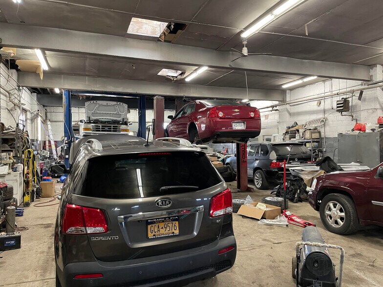 More Photos Of 375-379 North St, Middletown Auto Repair For Sale