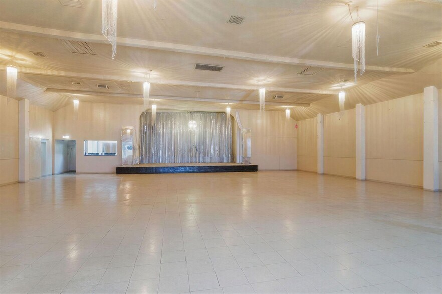 More Photos Of 7916 S Central Ave, Los Angeles Storefront Retail Residential For Sale