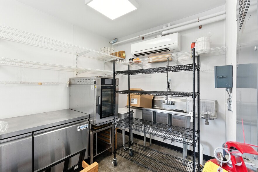 More Photos Of 4240 Hickory Flat Hwy, Canton Storefront For Lease