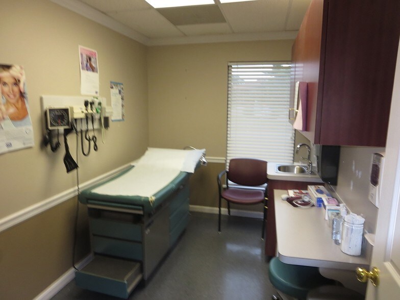 More Photos Of 9115 Leesgate Rd, Louisville Medical For Lease