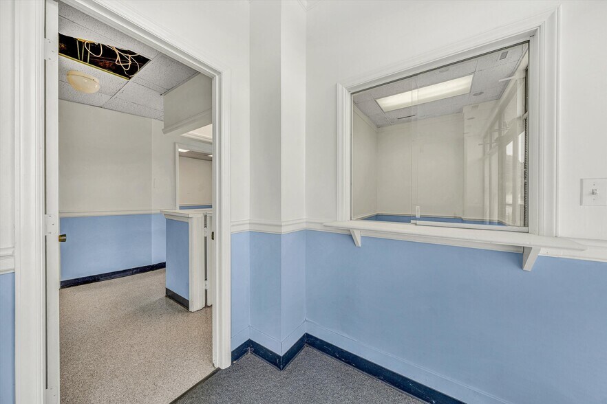 More Photos Of 1930 Braeburn Dr, Salem Medical For Sale