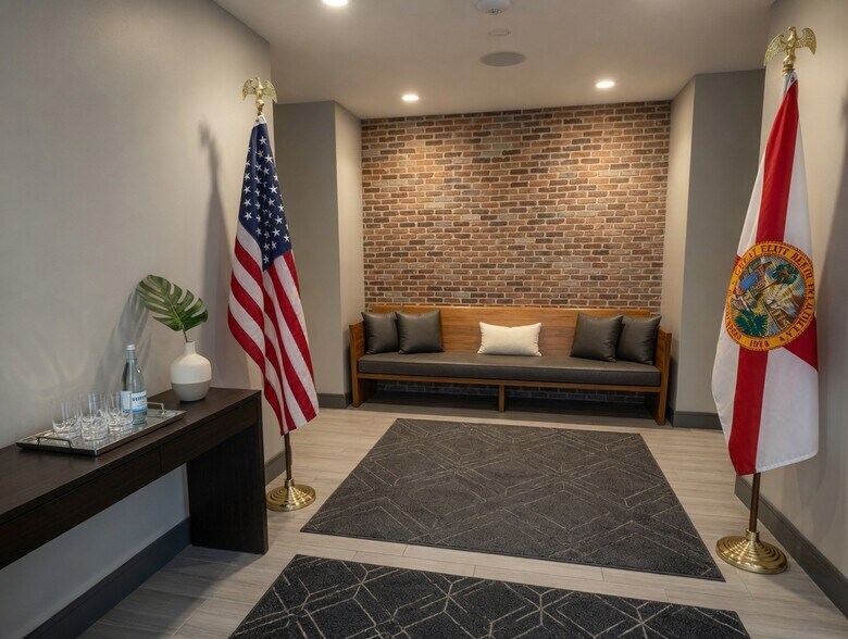 More Photos Of 311 W Lutz Lake Fern Rd, Lutz Flex For Sale