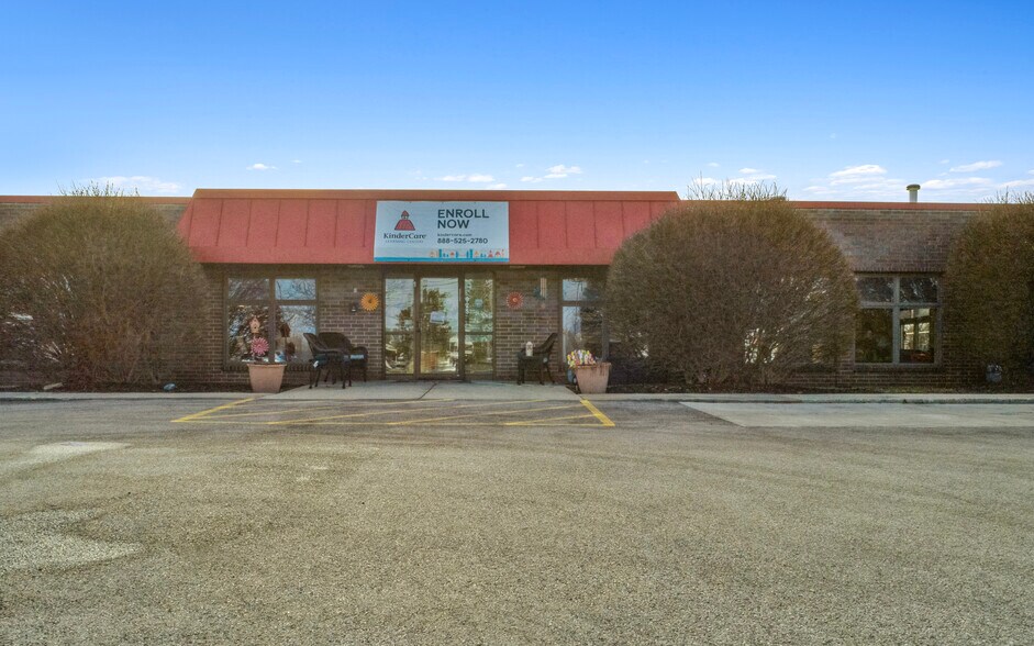 More Photos Of 925 E Nerge Rd, Roselle Daycare Center For Sale