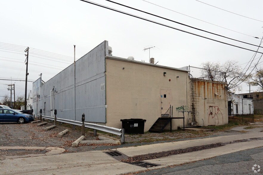 More Photos Of 409 Eastern, Essex Restaurant For Sale