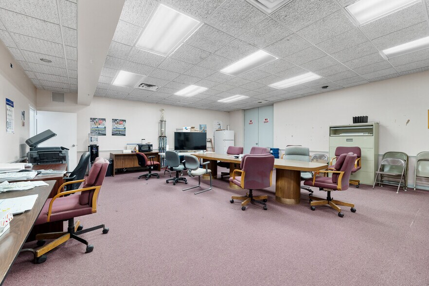 More Photos Of 3162 Clemson Rd, Orlando Radio TVTransmission Facilities For Lease
