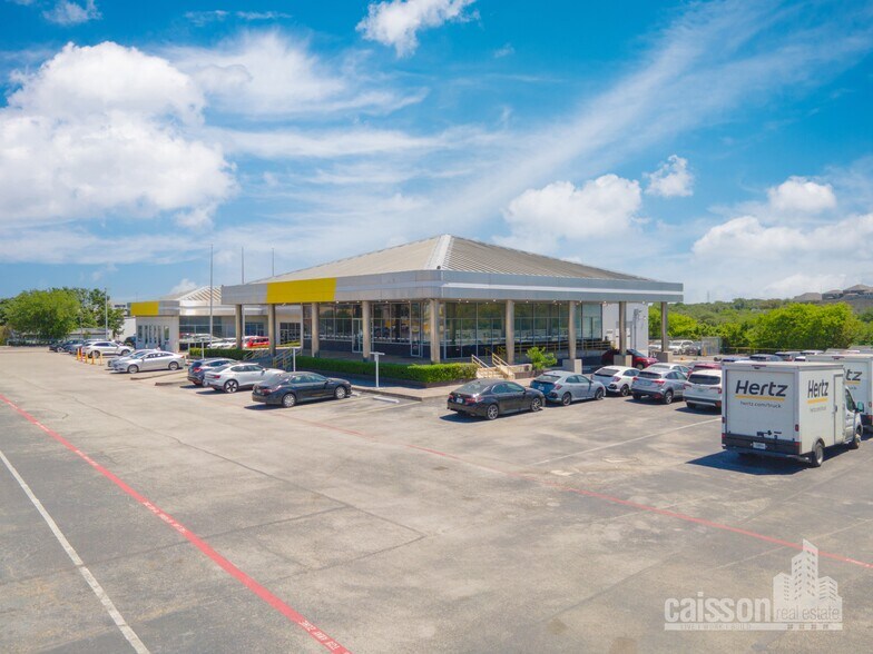 More Photos Of 12528 N Interstate 35, Live Oak Auto Dealership For Lease