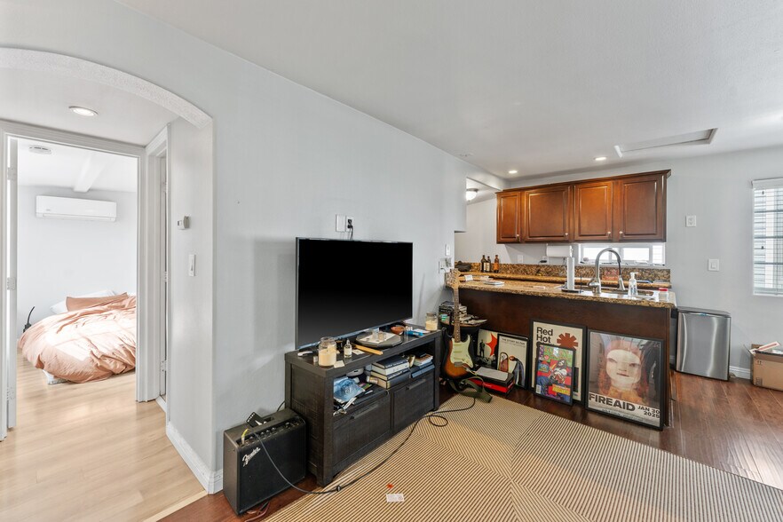 More Photos Of 126 E Balboa Blvd, Newport Beach Multifamily For Sale