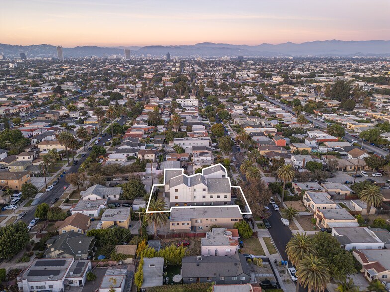 More Photos Of 2301 S Cloverdale Ave, Los Angeles Apartments For Sale