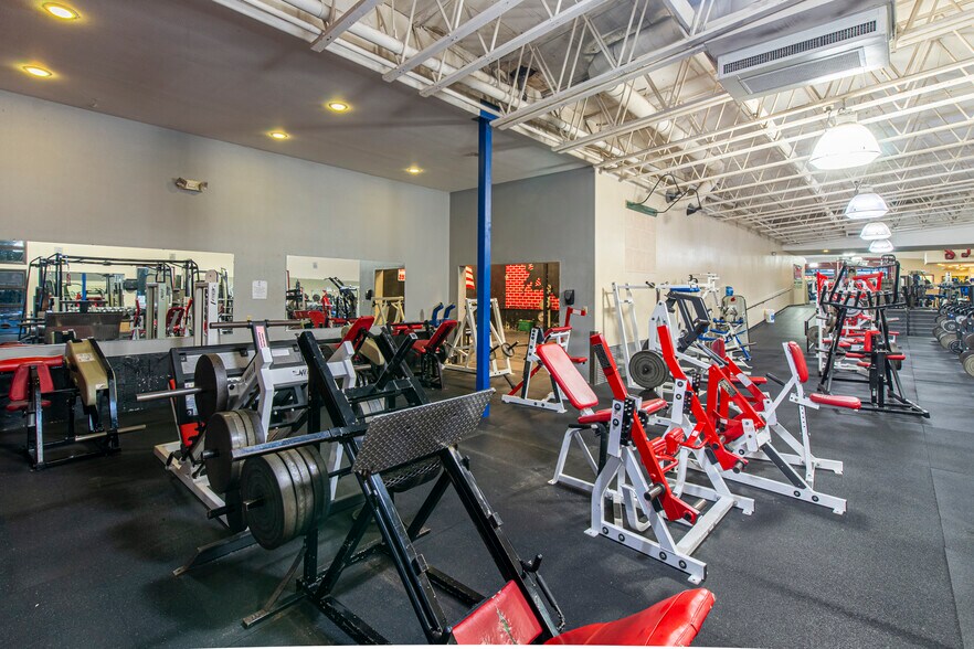 More Photos Of 1713 Beavercreek Rd, Oregon City Freestanding For Lease