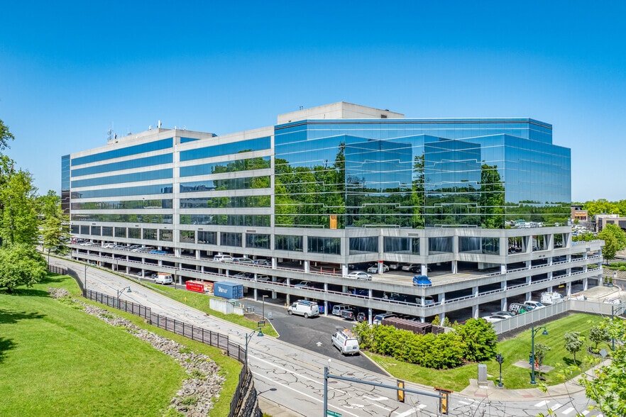 More Photos Of 8044 Montgomery Rd, Cincinnati Coworking Space