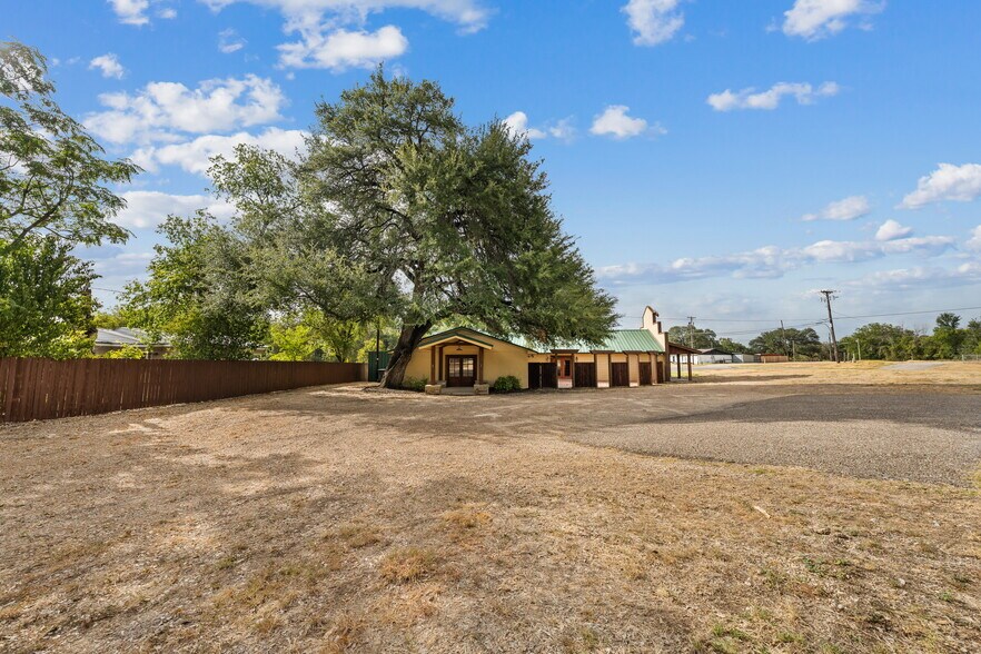 More Photos Of 6401 Rock Creek Rd, Waco Freestanding For Sale