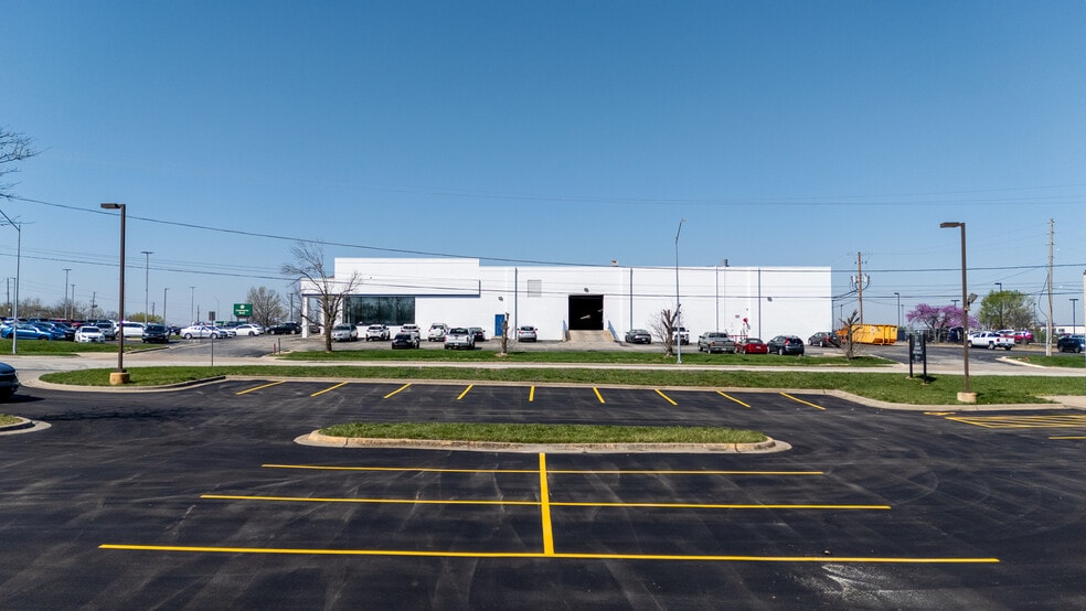 More Photos Of 8445 N Main St, Kansas City Freestanding For Lease