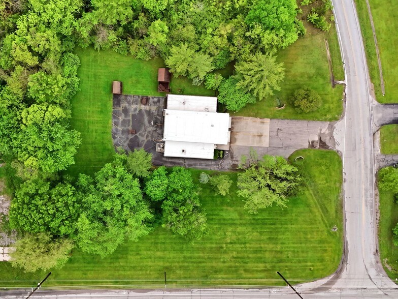 More Photos Of 7731 Traders Ln, Indianapolis Office For Sale