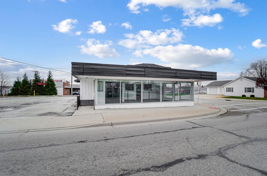 Primary Photo Of 994 E Market St, Celina Freestanding For Sale