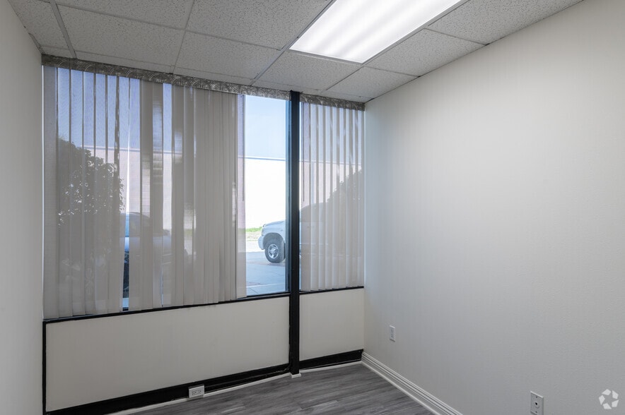 More Photos Of 2999 Westminster Ave, Seal Beach Medical For Lease