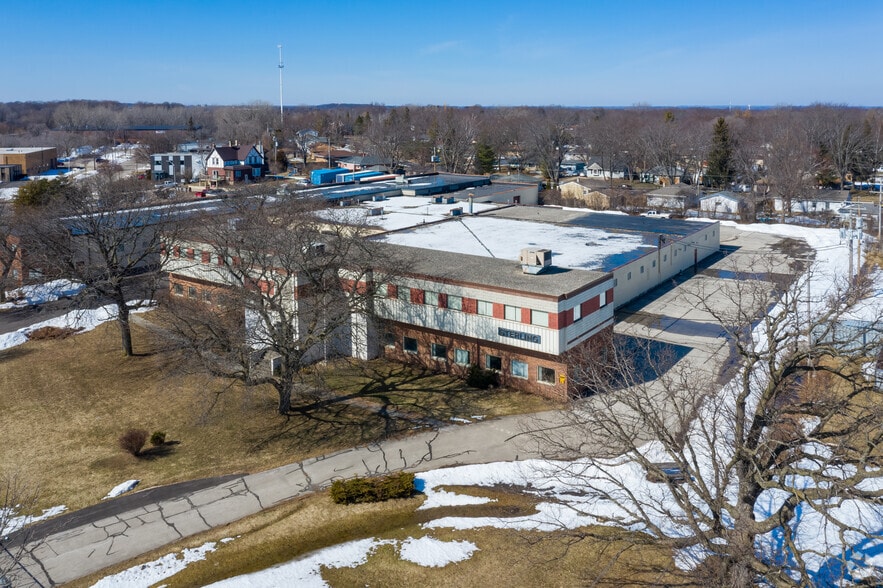 More Photos Of 5200 W Clinton Ave, Milwaukee Warehouse For Lease