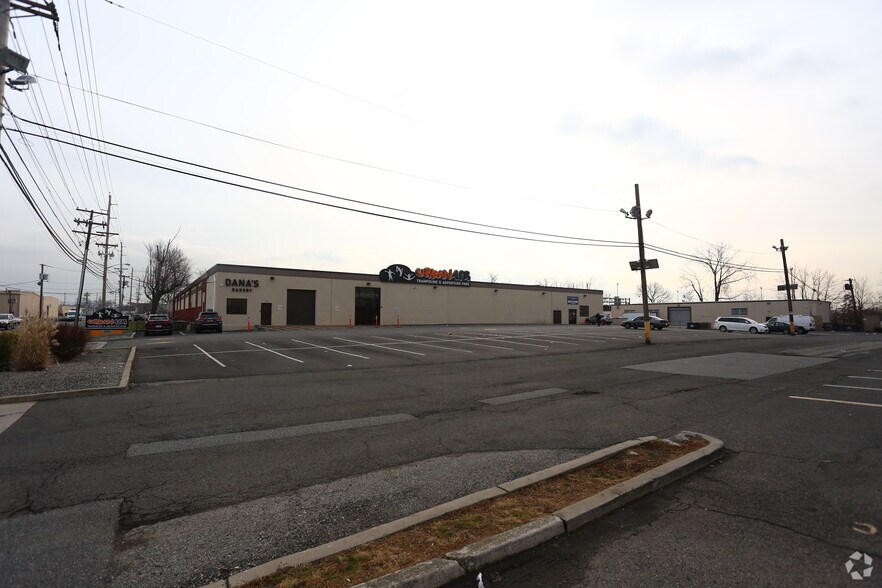 More Photos Of 69 Wesley St, South Hackensack Manufacturing For Lease