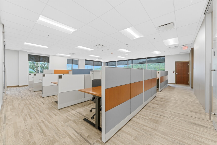 More Photos Of 423 Fortress Blvd, Morgantown Office For Sale