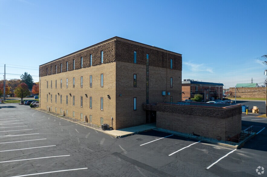 More Photos Of 1110 Morse Rd, Columbus Loft Creative Space For Lease