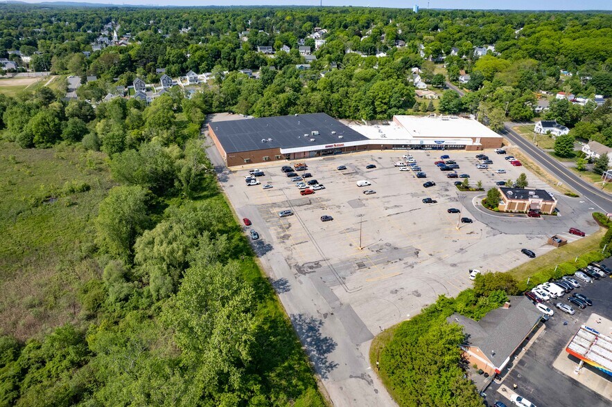 More Photos Of 220 E Ashland St, Brockton General Retail For Lease