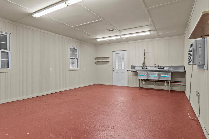 More Photos Of 4200 US-82 Hwy, Dawson Flex For Lease