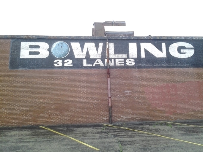 More Photos Of 18310 Euclid Ave, Cleveland Bowling Alley For Sale