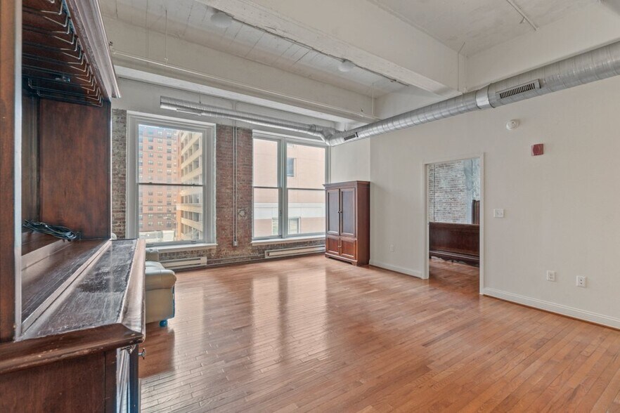 More Photos Of 311-313 W Baltimore St, Baltimore Apartments For Sale